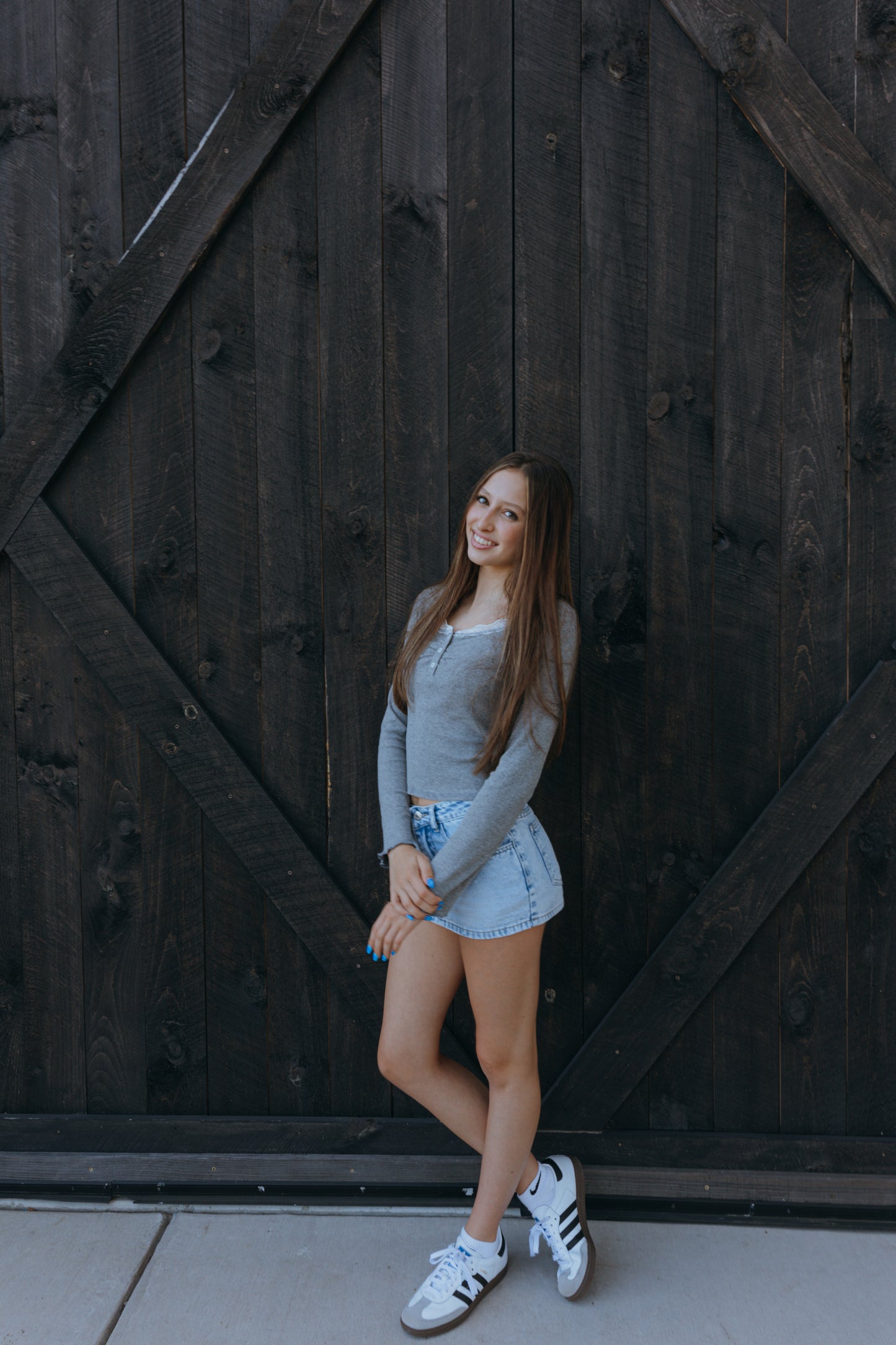 GREY lacy lady top!!
